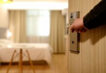 В Бишкеке парень снял квартиру на сутки и «сдал» ее иностранцу на месяц