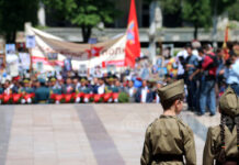 В мэрии Бишкека опровергли информацию, что школьников заставляют участвовать параде 9 мая