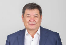 Боршайком Абдыбахаб Боронбаевге Жогорку Кеңештин депутатынын мандатын тапшырды