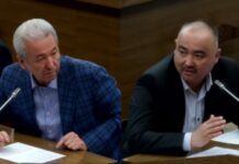 “Бизге асылбай эле коюңуз”: Адахан Мадумаров менен Нурланбек Шакиев кайым айтышты