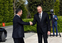 Садыр Жапаров и Ильхам Алиев провели переговоры в формате тет-а-тет. Что обсудили