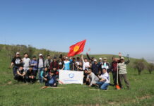 Кыргызпатенттин кызматкерлери Боз-Бөлтөк тоосуна 600дөй көчөт отургузушту