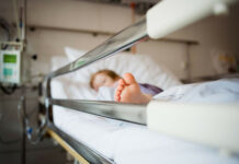 Среди детей зарегистрирован острый гепатит неизвестного происхождения. Что о нем известно?