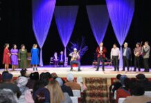 «Кумтор» проспонсировал премьеру спектакля солистов Национальной филармонии в Караколе