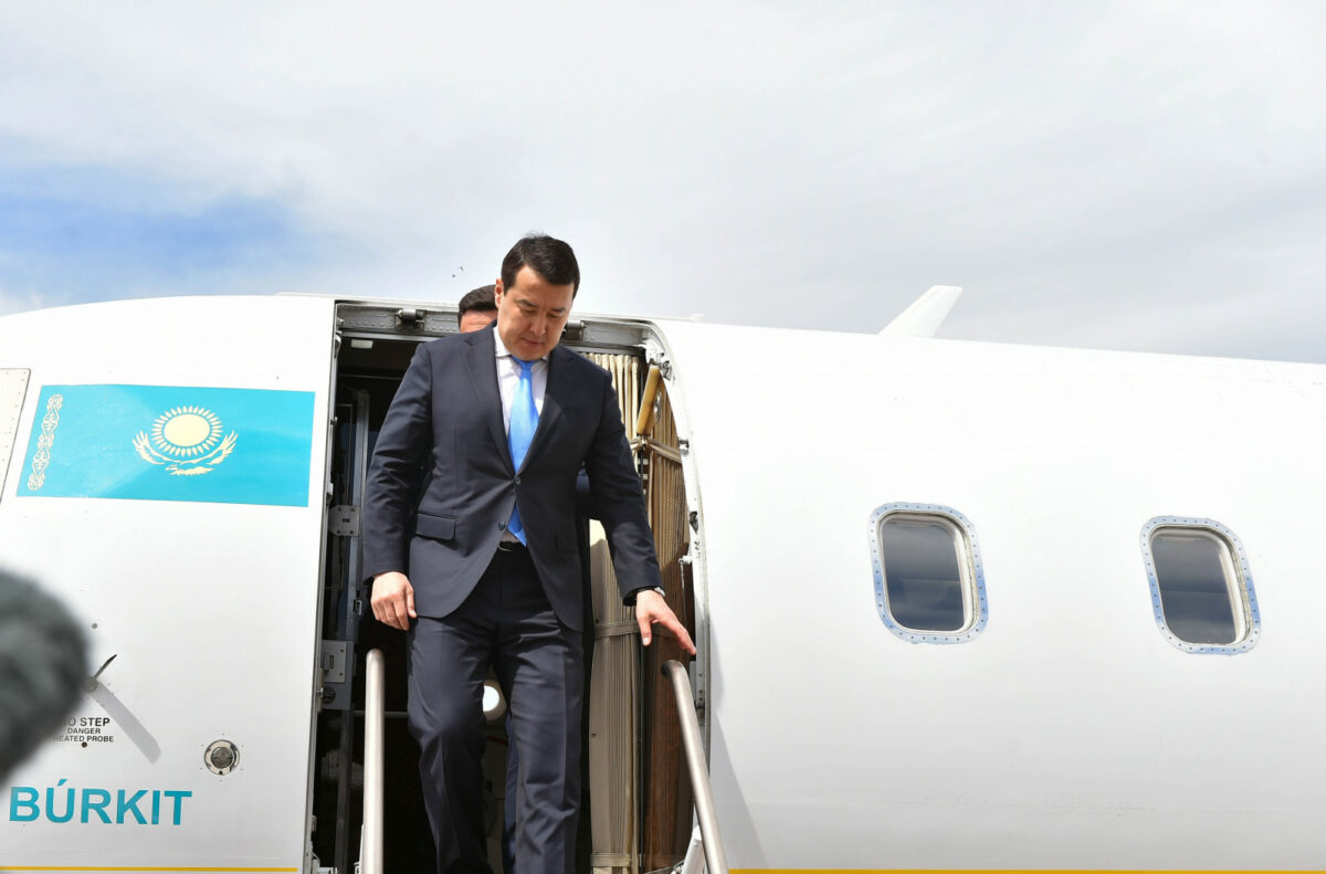 626baaf89cb09 thumb В Бишкек прибыл премьер-министр Казахстана Алихан Смаилов