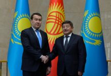 Акылбек Жапаров медициналык мекемеден чыгып, жумушка киришти