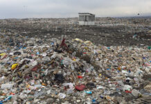 Задержан экс-директор мусорного полигона Бишкека, а бывшему мэру заочно предъявлены обвинения