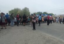 В селе Ленинское жители перекрыли Алма-Атинскую улицу