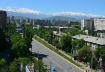 В Бишкеке за счет спонсоров обновят фасады домов. Адреса