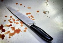 Житель Оша несколько раз пырнул ножом свою жену