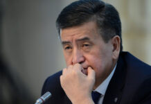 Октябрь айындагы окуялар боюнча жактоочу Сооронбай Жээнбековдун суракка келишин талап кылды