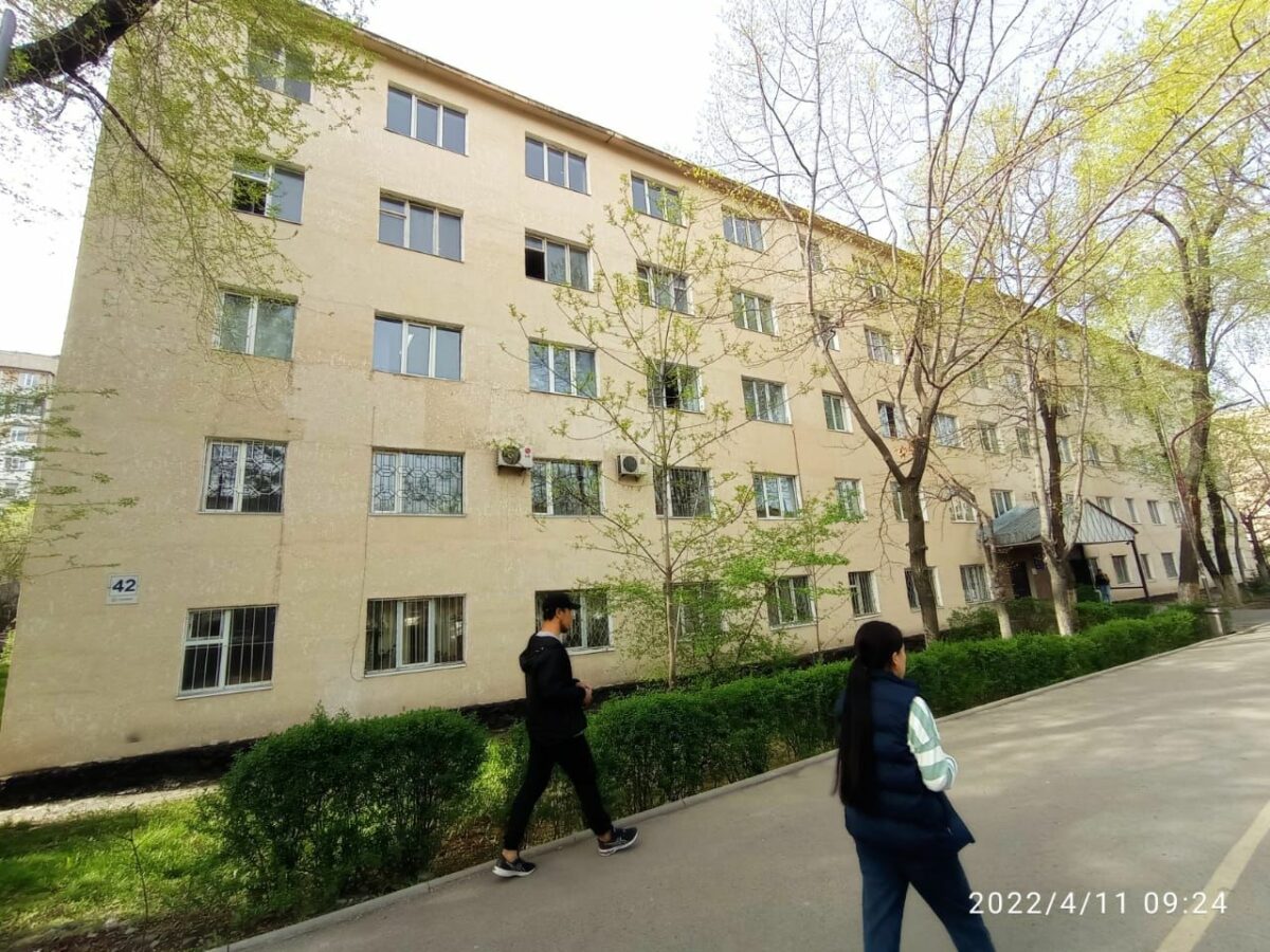 WhatsApp Image 2022 04 21 at 06.15.33 В Бишкеке начали обновлять фасады еще нескольких зданий. ФОТО