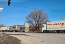 «Ак-Тилек» өткөрмө бекетинде 50дөй жүк ташыган унаа токтоп турат