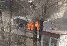 «Было два взрыва». В Бишкеке сгорела машина