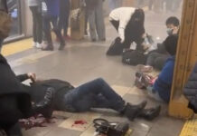 В Нью-Йоркском метро неизвестный в противогазе открыл стрельбу. Ранены 13 человек