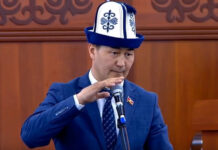 Депутат Шайлообек Атазов жайыт мыйзамын колдогон депутаттарды коррупционер деп атады