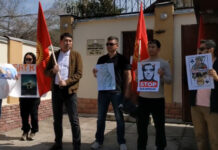 Тажикстандын элчилигинин алдында нааразычылык акциясы өтүп жатат