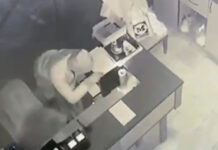 В Бишкеке двое парней проникли в кафе и украли деньги и телефон