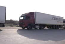 Кыргызстандан Казакстанга кире турган жүк ташуучу унаалардын коштоп жүрүүчү документтери текшерилет