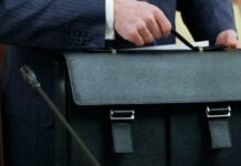 Глава айыл окмоту в Московском районе лишился должности за продажу участков с нарушениями