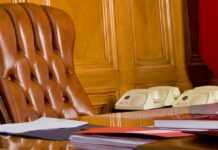 Экономика жана коммерция министрлигинин жамаатына министрдин жаңы эки орун басары алмашты