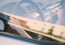 19-летняя девушка угнала машину в Бишкеке. ФОТО