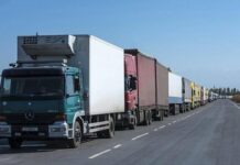 Депутаты предложили перекрыть казахам воду, чтобы решить проблему с пробками на границе