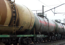 Кыргызстан начал покупать ГСМ у России в рублях