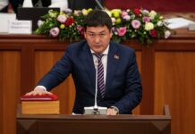 Депутат предлагает увеличить отпуск чиновникам