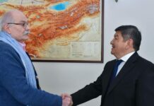 Акылбек Жапаров Никита Михалков менен жолугушту