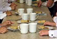 В детсадах и школах Бишкека детей начнут лучше кормить — увеличены нормы питания