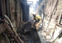 В Бишкеке по улице Мичурина сгорел дом. ВИДЕО