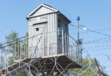 Сотрудники посольства КР навестили кыргызстанцев, отбывающих наказание в колониях Таджикистана