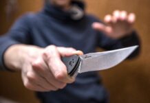 Караколдо тургунду бычактап өлтүрүп кеткен эки адам кармалды