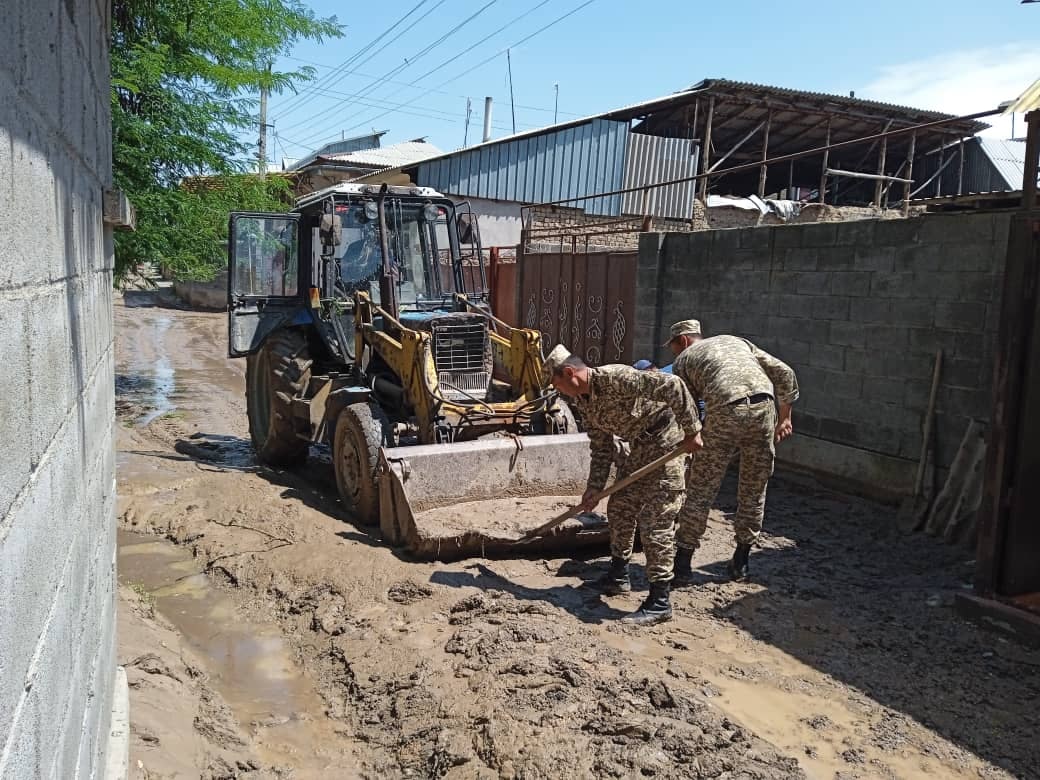 a421e62b 8a70 4586 b692 0fda72f7273b В Ошской и Джалал-Абадской областях сели затопили более 30 домов