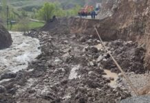 На автодороге Арал-Минкуш сошел оползень. Видео