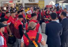 В Великобританию на сезонные работы прибыла первая группа граждан КР