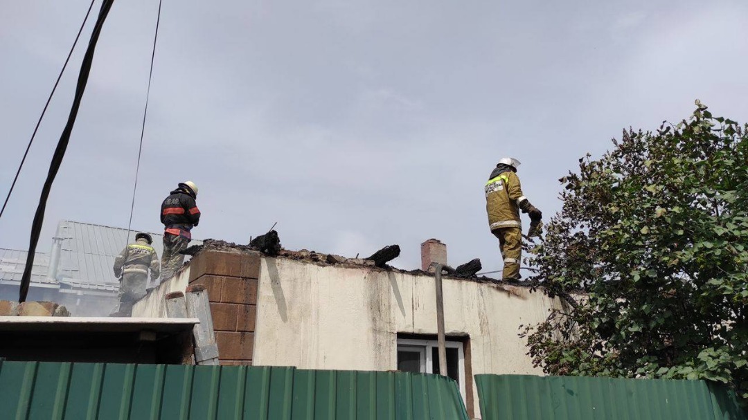 whatsapp image 2022 05 24 at 12 54 58 1 В Бишкеке произошел пожар в частном доме. ФОТО