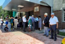 Мүмкүнчүлүгү чектелген жарандар кайрадан митингге чыкты