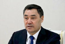 Садыр Жапаров: Казинону колдоп берген депутаттарга алкыш гана айтышыбыз керек