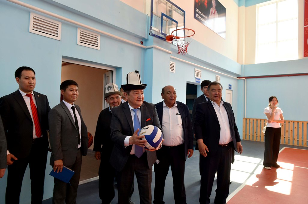 62a304ef19327 Глава кабмина открыл новый спортивный комплекс в селе Интернационал. ФОТО