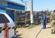 Водителя грузовика, задавившего насмерть 6 человек в Кара-Суу, водворили в ИВС