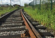 В Бишкеке поезд насмерть сбил 18-летнего парня