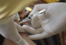 В Минздраве опровергли информацию замминистра, что в июле у 1,5 млн вакцин истекает срок годности