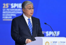 Пресс-секретари Путина и Жапарова прокомментировали информацию о том, что Токаев якобы отказался от наград