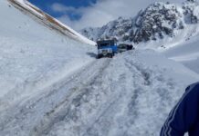 Каракол-Эңилчек унаа жолу ачылды, облус башчысы жеринде иш алып барууда