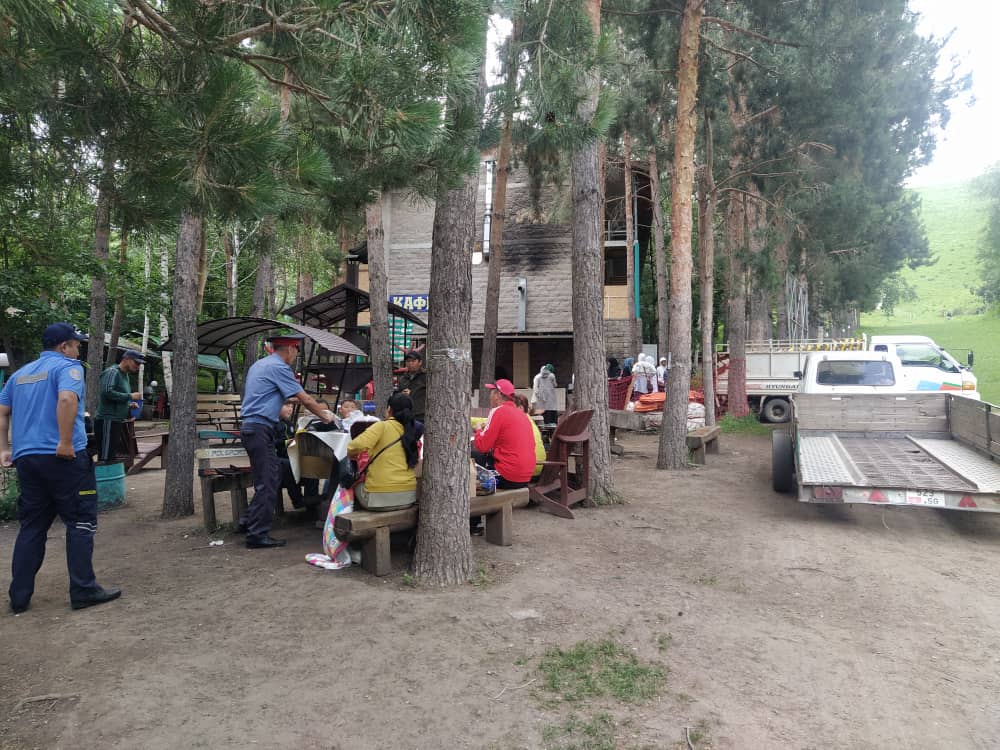 Whatsapp image 2022 06 06 at 13. 48. 34 кеминде туристтик мезгилде эс алуу жайларында коомдук тартипти сактоо боюнча зарыл иштерди жүргүзүшүүдө