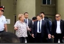 Акылбек Жапаров: Чач тарачтарга ККМдин кереги жок