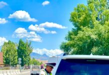 Автоунаанын терезелерин караңгылатууга уруксат берүүнү каттоого жарым саат гана убакыт кетет