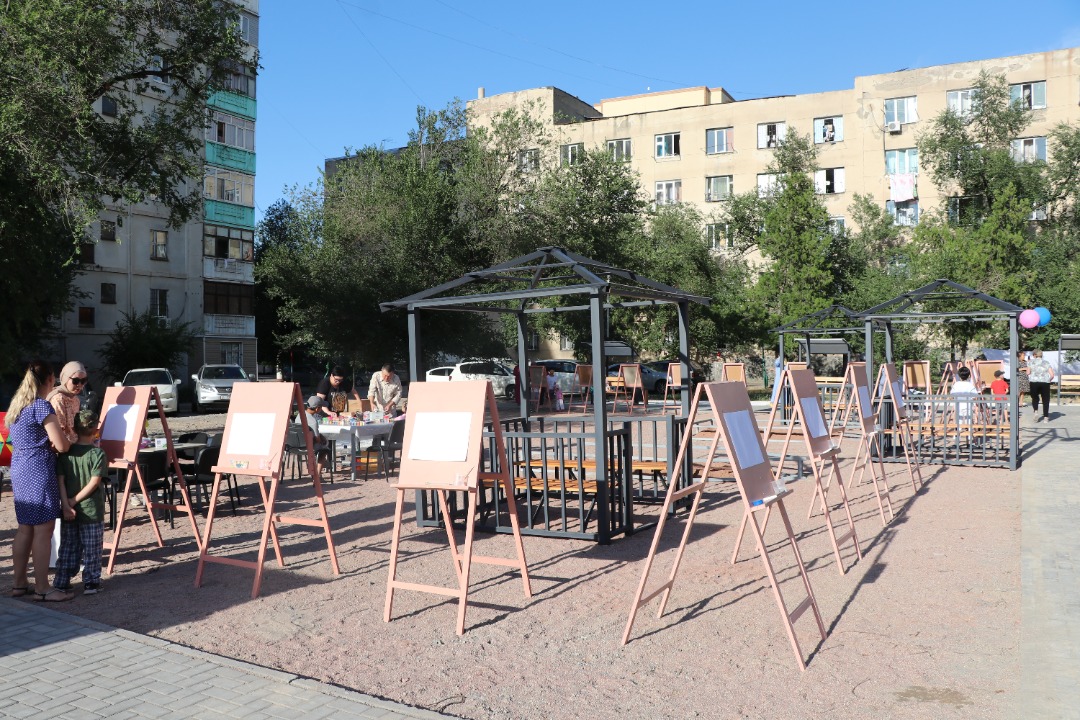 WhatsApp Image 2022 06 21 at 11.55.23 Во дворе дома в Бишкеке чиновники торжественно открыли детскую площадку